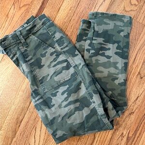 Target Universal Thread camo women’s pants